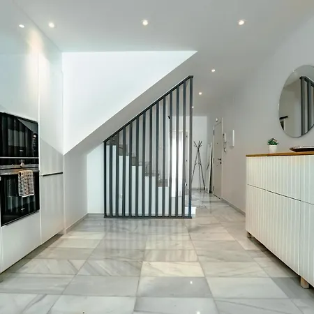 Amazing 2 Bedroom In Jardines Fuentes Apartment